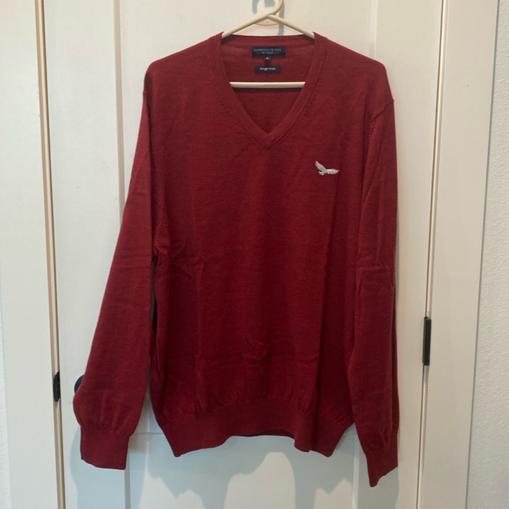 Fairway & Greene Men’s V-Neck Sweater. ‎ Maroon.  Size XL.  100% Merino Wool